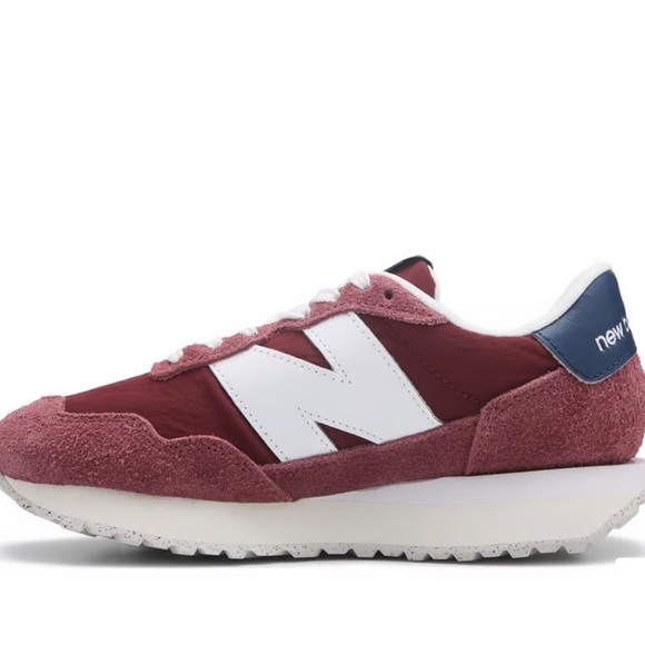 New Balance 237 Burgundy and White Sneakers Size-9.5 NWT - Picture 4 of 15